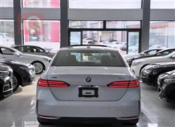 بی ئێم دەبڵیو سیریەس 5